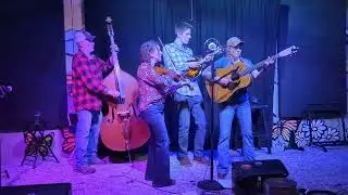 @parkwaybrewingcompany6483 #localband #brewery #bluegrass #bluegrassmusic #bluegrassband #music #fun