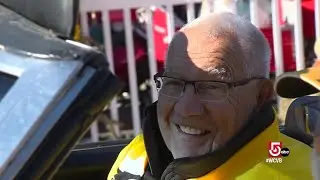 Former Bruins captain Johnny Bucyk leads float celebrating 50th anniversary of 1972 title