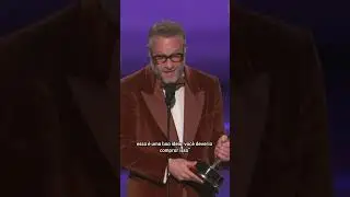 SETH ROGEN SE EMOCIONA AO VENCER MELHOR ATOR DE COM&Eacute;DIA NO EMMYS 2025