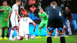 Thomas Muller funny free kick