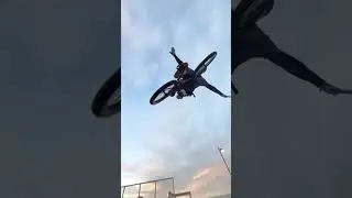 360 no hander on BMX #bmx #shorts