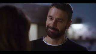 Don Matteo - Giulia e l'abbraccio con Don Massimo