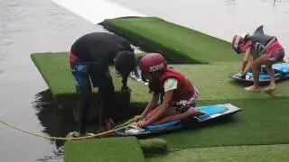Singapore Wake Park - Cable Ski Kneeboarding