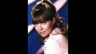 Barbara Feldon - 😃