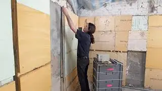 Schiefe Wand