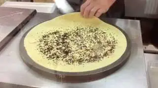 ジャパンクレープ カルミア店　【JAPANクレープ】 クレープ屋さんのクレープの焼き方・作り方