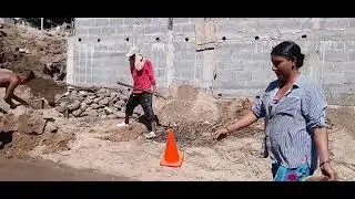 Lucila les da gracias a sus hermanos por ayudar con su construcción 
