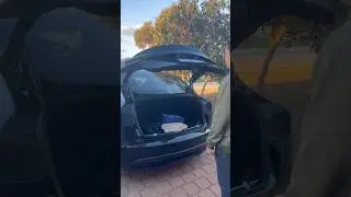 Tesla HANDS-FREE TRUNK  #tesla #teslamodel3 #handsfreetrunk