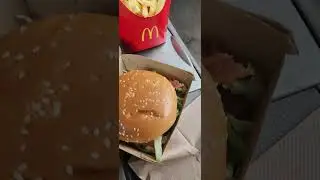McDonald's New Smokey BLT QPC Review #foodlover #mcdonalds