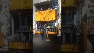 FOR SALE: 800 Ton Clearing Straight Side Press
