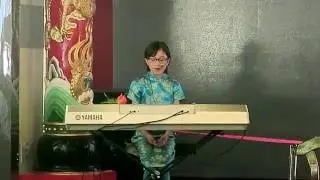 Zoe performs Chinese songs at ECBEA sponsor recognition banquet 2016