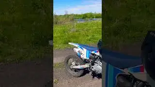 #stunt #stuntbike #2023 #2024 #карбюратор #инжектор #эндуро #enduro #motoland #crf #250cc #shorts