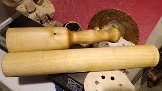 час делов- заказ готов. сделал кухонную скалку мялку из сухой берёзы, пропитал всё льняным маслом