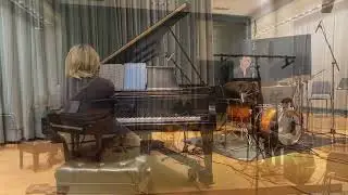 &ldquo;Dreikanter&rdquo;, Trio for Drumset, Keyboard and Piano - Junlin Li