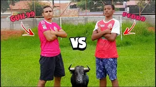 O MELHOR DESAFIO DE FUTEBOL NO PASTO! (GUH 99 VS PEDRO)