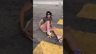 Girl skating fail😂#short #shortsfeeds #youtubeshorts #funnyvideo #trendingvideo # #funny #girlfails