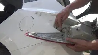 Как снять поставить задние фонари Hyundai iX-35 и поменять все лампы.