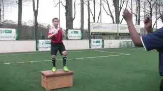 Fußball-Spielidee für zwei: Kisten-Kick