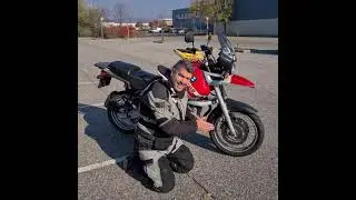A motorkerékpár tartása, tolása valamint mitől és hogyan kanyarodik