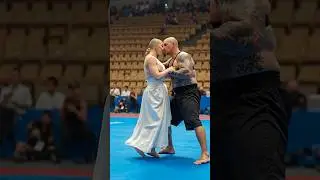 Female Kung Fu Master vs American Boxing Legend &ndash; Who Wins? #kungfu #boxing #shaolin