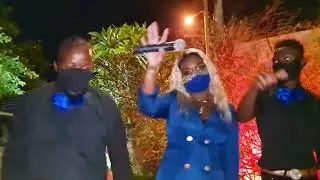 Marllen d&aacute; show em casamento com os seus sucessos Khanimbo Dezember, Ukati, Taratara e HosiYanga