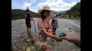 Dam building and Ara drinking sessions in Sangti Valley | Local fishing technique of Arunachal |