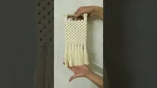 Сумочка с деревянной ручкой в ​​технике макраме