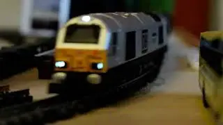 Mixing Up The N Gauge Carriages, Freight Wagons with Passenger Carriages.