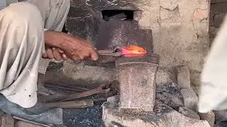 Axe 🪓 |tipsandtricks786|17 sep 2025 #axemaking #medievalblacksmith #knifeskills 