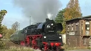Dampflok 35 1019-5 mit DR-Wagen unterwegs in der Lausitz