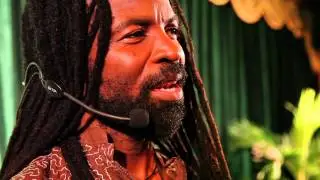 Rocky Dawuni Speaks & Sings at the Clean Cooking Forum 2013