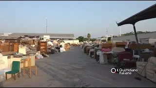 Da mercatino a mega discarica, operai e depositi nei rifiuti: in caso d'incendio iniziate a pregare