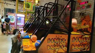 Играть в баскетбол в часовом поясе