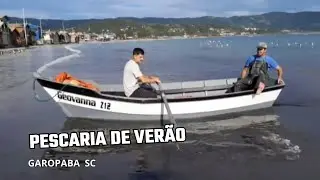 26/12/25 E a Balsa enterrou na areia,que trabalho para tirar, Garopaba se preparando para a virada .