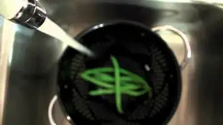 How to Rinse Vegetables With Vinegar & Water