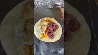 Smoked Sausage, hash brown, egg, and cheese breakfast tacos! #breakfast #food
