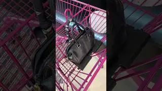 Винтажная сумочка в современном городе #almaty #baglovers #vintage #vintagebag