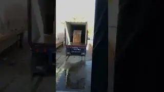 😳Driver Pulls Away From The Dock!!! while I&rsquo;m working