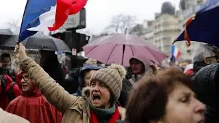 10.000 bei Gegenprotest: Nach den &bdquo;Gelbwesten&ldquo; kommen die &bdquo;Rotschals&ldquo;