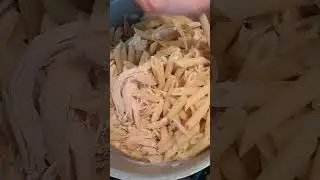 What's to Eat Wednesday: Chicken Alfredo Bake #thecookfamilyhomestead #mealprep #homesteadkitchen