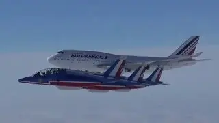 Patrouille de France flying with the last Air France Boeing 747