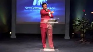 Dr. Jerry Williams preaching at New Covenant Church