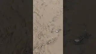 Мусор в реке Klang River, на которой был основан город Куала-Лумпур в Малайзии.