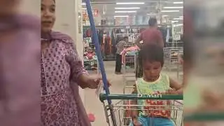 Trevling Shopping 🛍️🛒 #fistvlogviral #love #share #comments #likeandsubscribe #like  #explorepage