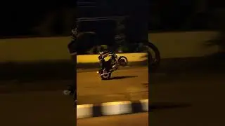 wheelie on interceptor 650 #wheelie #interceptor650 #stunt  #youtubeshorts  #youtube #trending