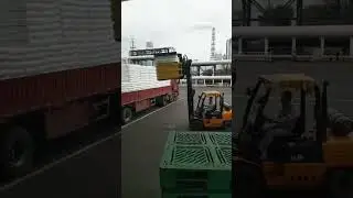 Teknik muat barang dengan garfu puter