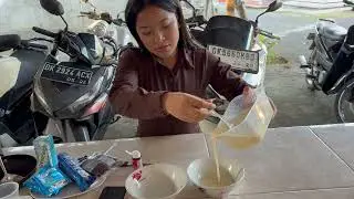Making Polkadot Dadar Gulung, a Balinese traditional snack with modern twist.