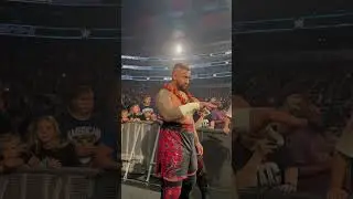 Solo Sikoa FUNNY breaks character at WWE Smackdown in Seattle