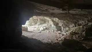 Hiking & a Secrete Cave! Mountain View, Arkansas 