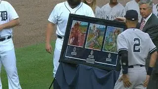 Tigers present Derek Jeter with gifts during his last season